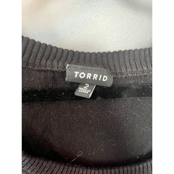 Torrid size 2 black lipstick sweater sequins - Picture 2 of 4